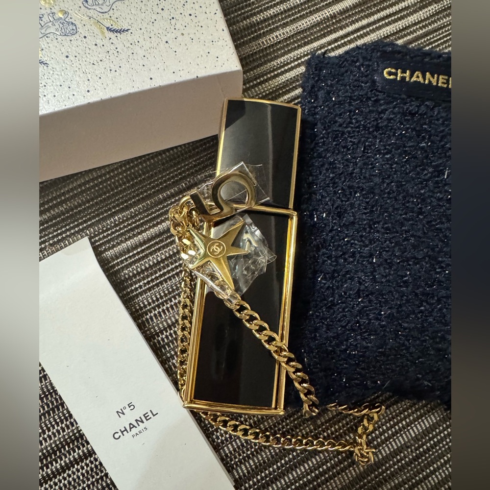 CHANEL Eau de Parfum Purse Spray - Picture 9 of 10